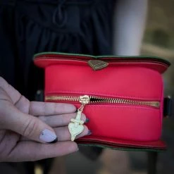 Loungefly Merch Ventures Exclusive Disney Villains Snow White Poison Apple Crossbody ***PRE-ORDER***